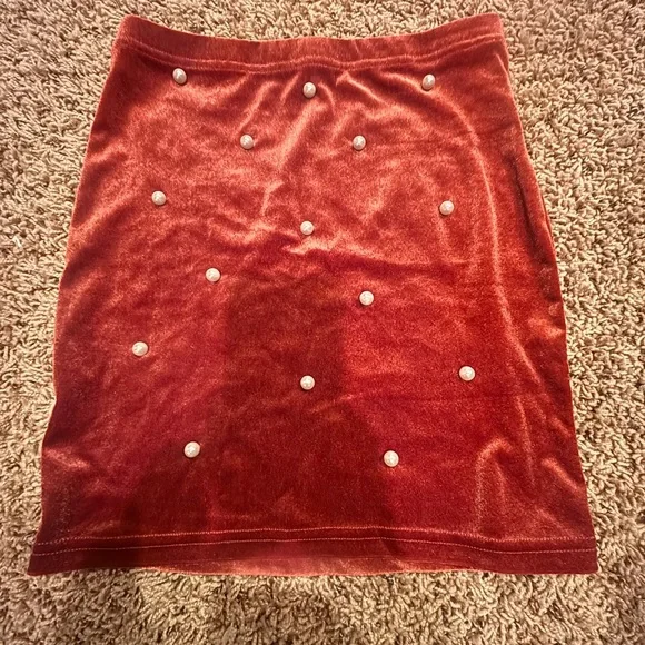 Rust colored Velvet Mini Skirt with Pearl Details - Picture 3 of 6